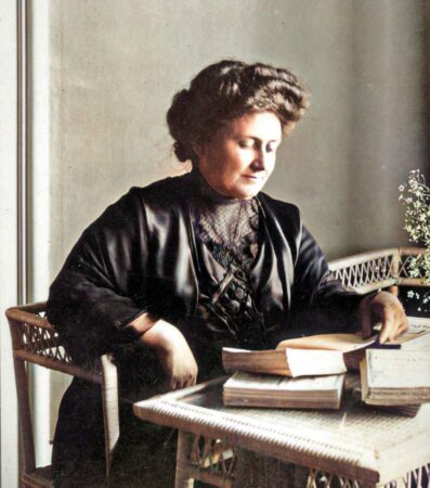 Maria_Montessori1913-Colorized